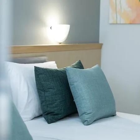 R&m * Olympiakí Aktí