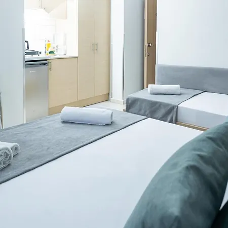 R&m Hotel *