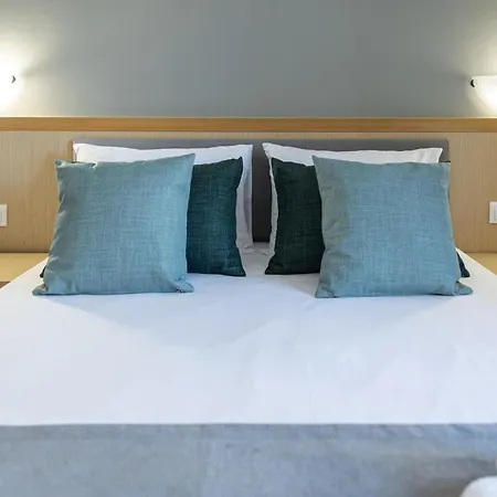R&m Hotel