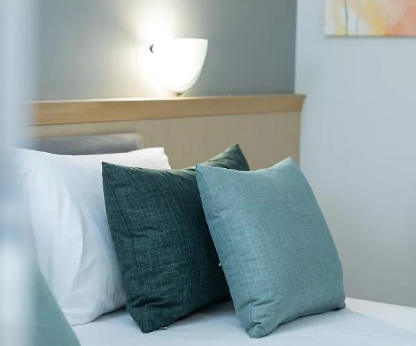 R&m * Olympiakí Aktí