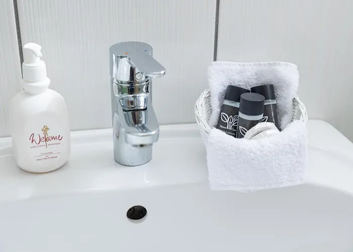 R&m * Olympiakí Aktí