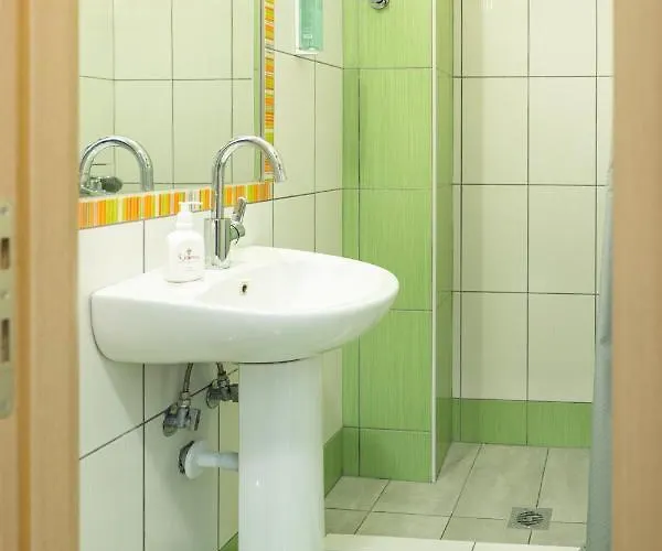 R&m * Olympiakí Aktí